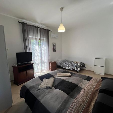 -5 Min From Bus Stop-Free Parking Bagian luar foto