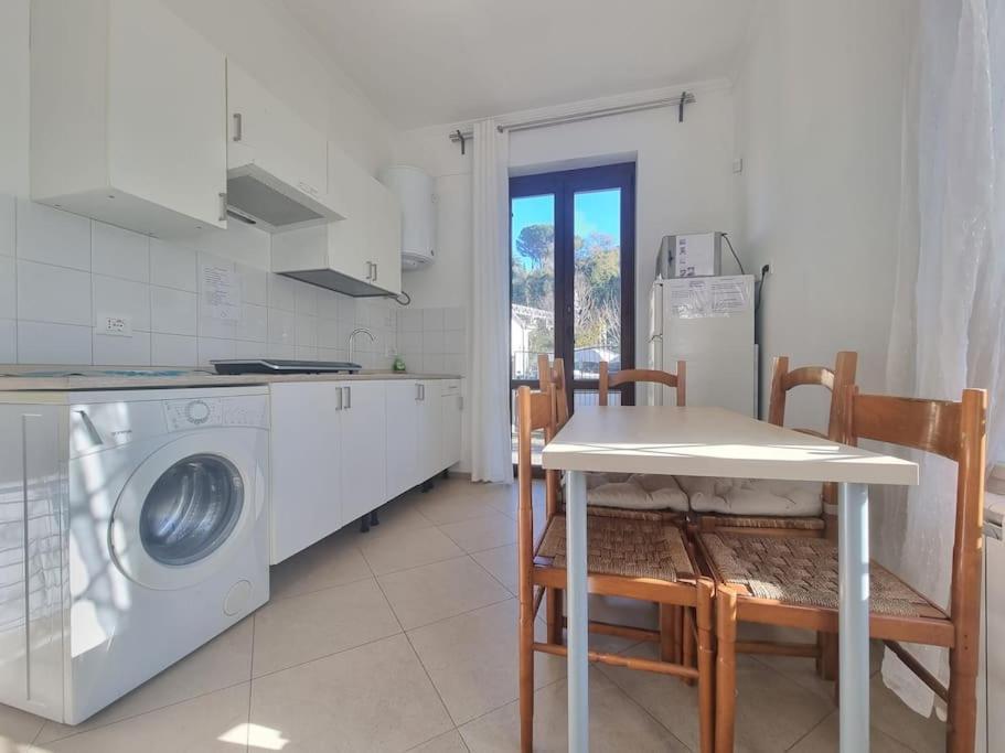 -5 Min From Bus Stop-Free Parking Bagian luar foto
