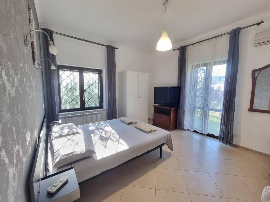 -5 Min From Bus Stop-Free Parking Bagian luar foto